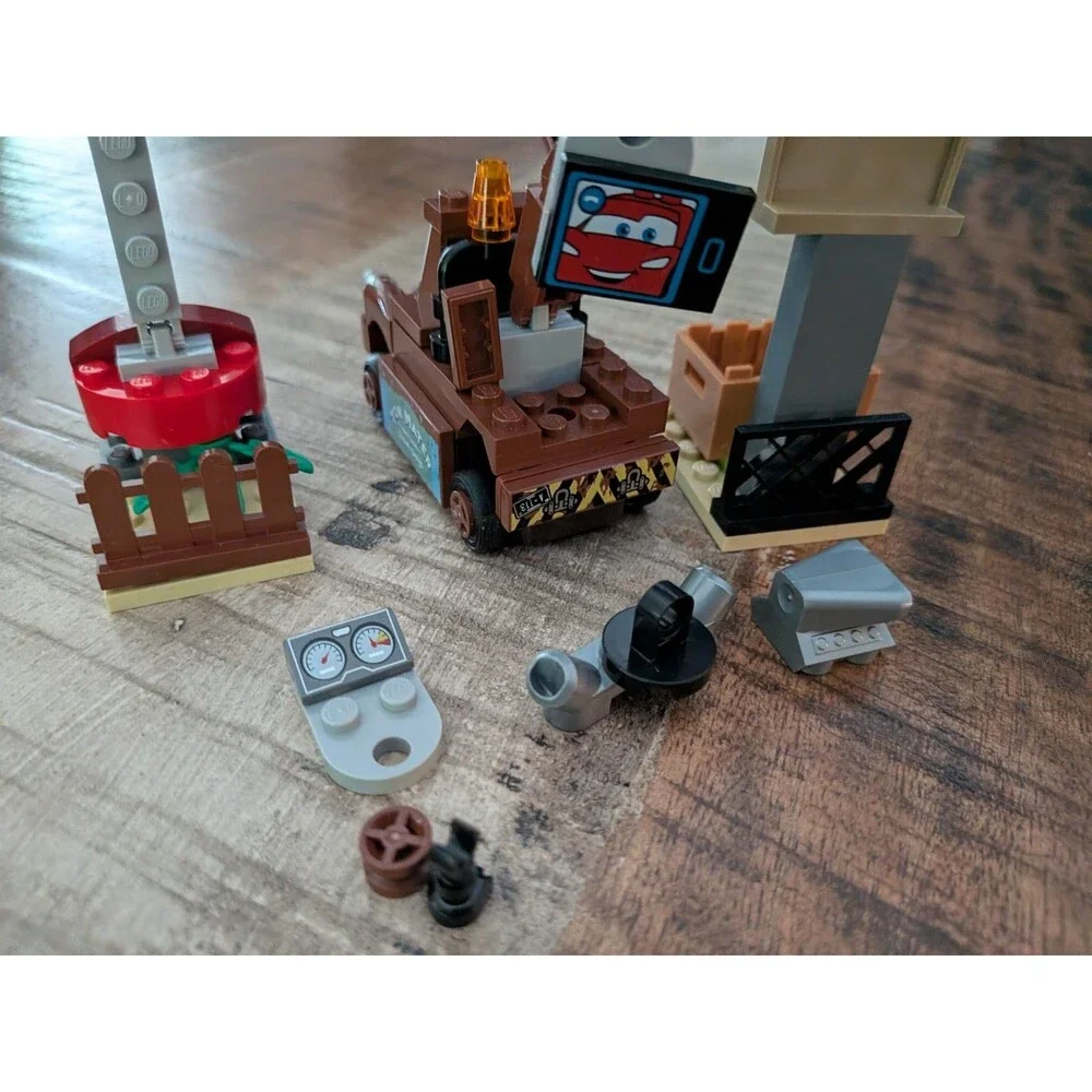 LEGO Juniors 10733 Mater's Junkyard 62pc 100% Complete Set w/ Instructions Cars